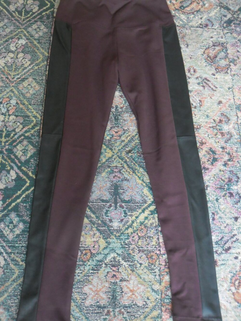 Lysse Leggings Medium size (would fit small-medium) athleisure wear.